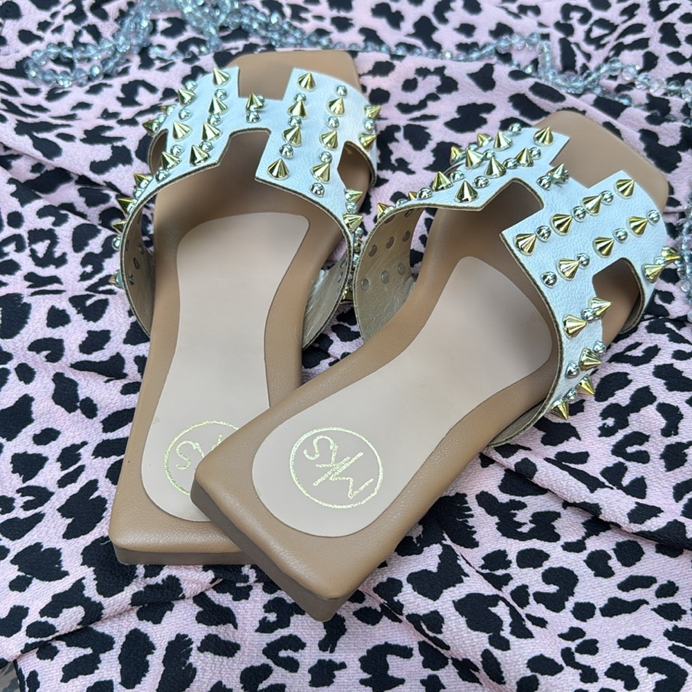 Studded sandals - Picture 4 of 7